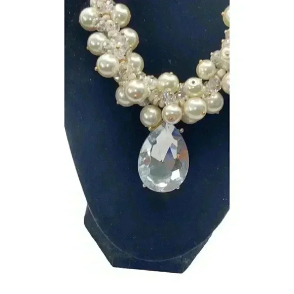 Faux pearl statement necklace with crystal pendant. 16 inches - Picture 3 of 4